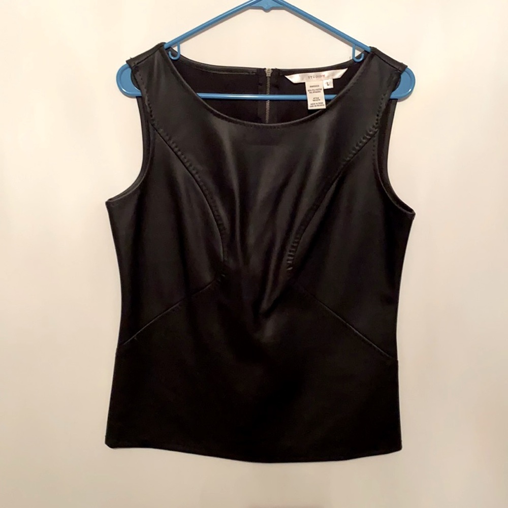 Studio M - sleeveless black top - size Large